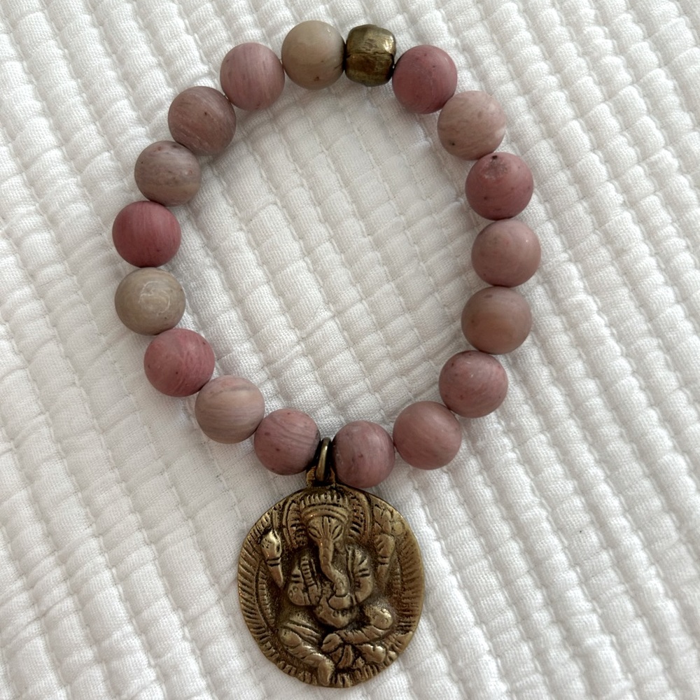 Bombshell beads Beaded bracelet w/charm